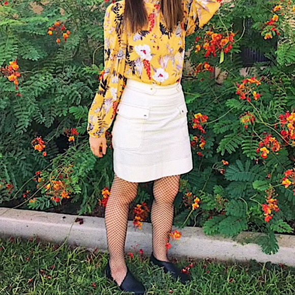 LAST ONE ✨ Contrast Stitch Mini Skirt w/ Pockets - Picture 5 of 6